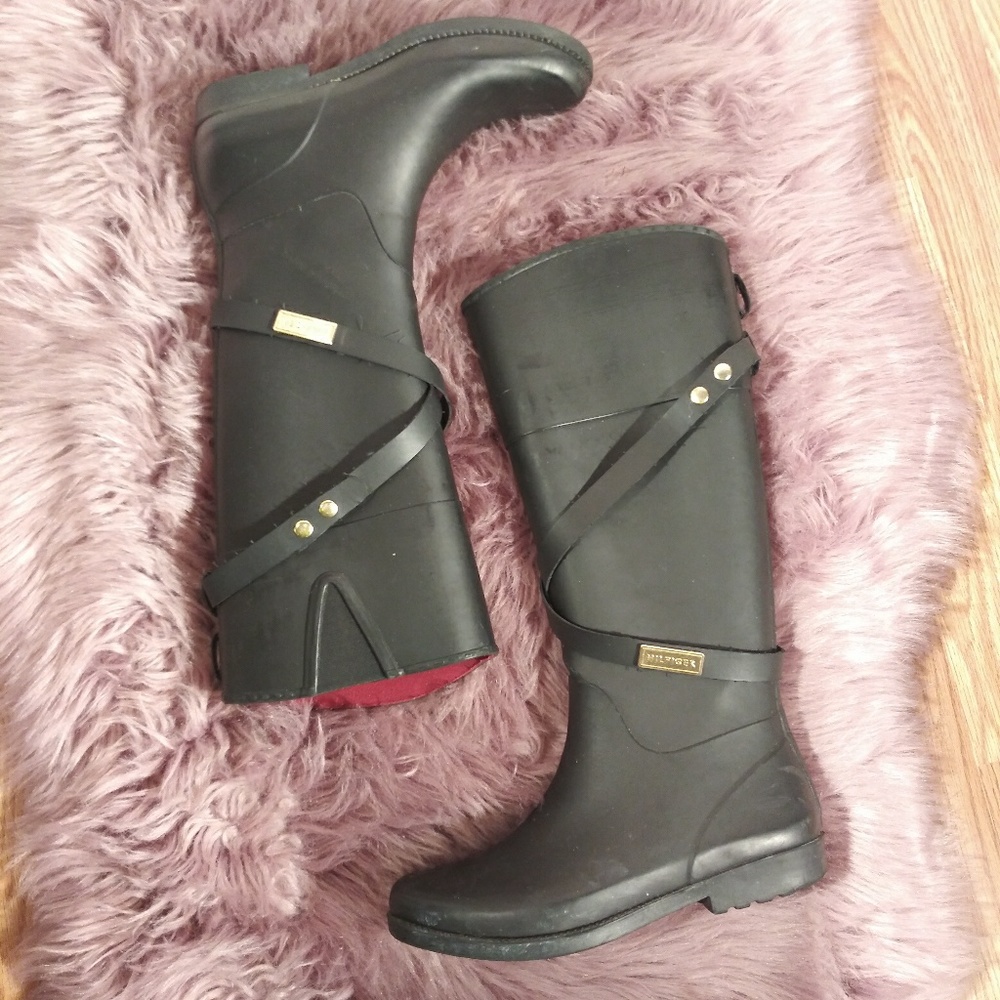 Tom Hilfiger black rubber water boots
